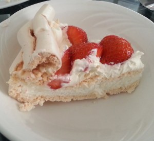 Kim's Strawberry Pavlova